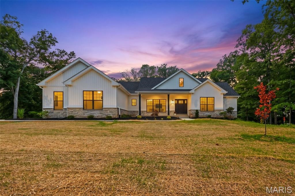 15 Woodline Drive